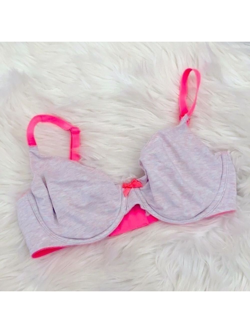Victoria’s Secret gray and pink T-shirt bra